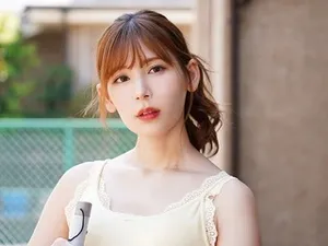 Nữ thần hơi đầy đặn lộ mặt và giao lưu với bạn bè sói để khoe màn trình diễn tuyệt vời của mình, điệu nhảy quyến rũ với hình xăm gợi cảm, bộ ngực hấp dẫn và bộ ngực hình trái tim, âm hộ hổ trắng không lông